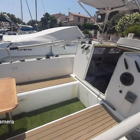 Nuit Insolite A Bord De L'Enata Un Voilier A Quai Sur La Marina De St Cyprien Saint-Cyprien  Exteriör bild