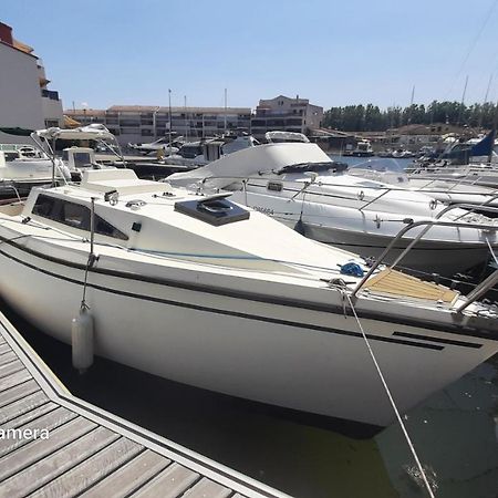Nuit Insolite A Bord De L'Enata Un Voilier A Quai Sur La Marina De St Cyprien Saint-Cyprien  Exteriör bild